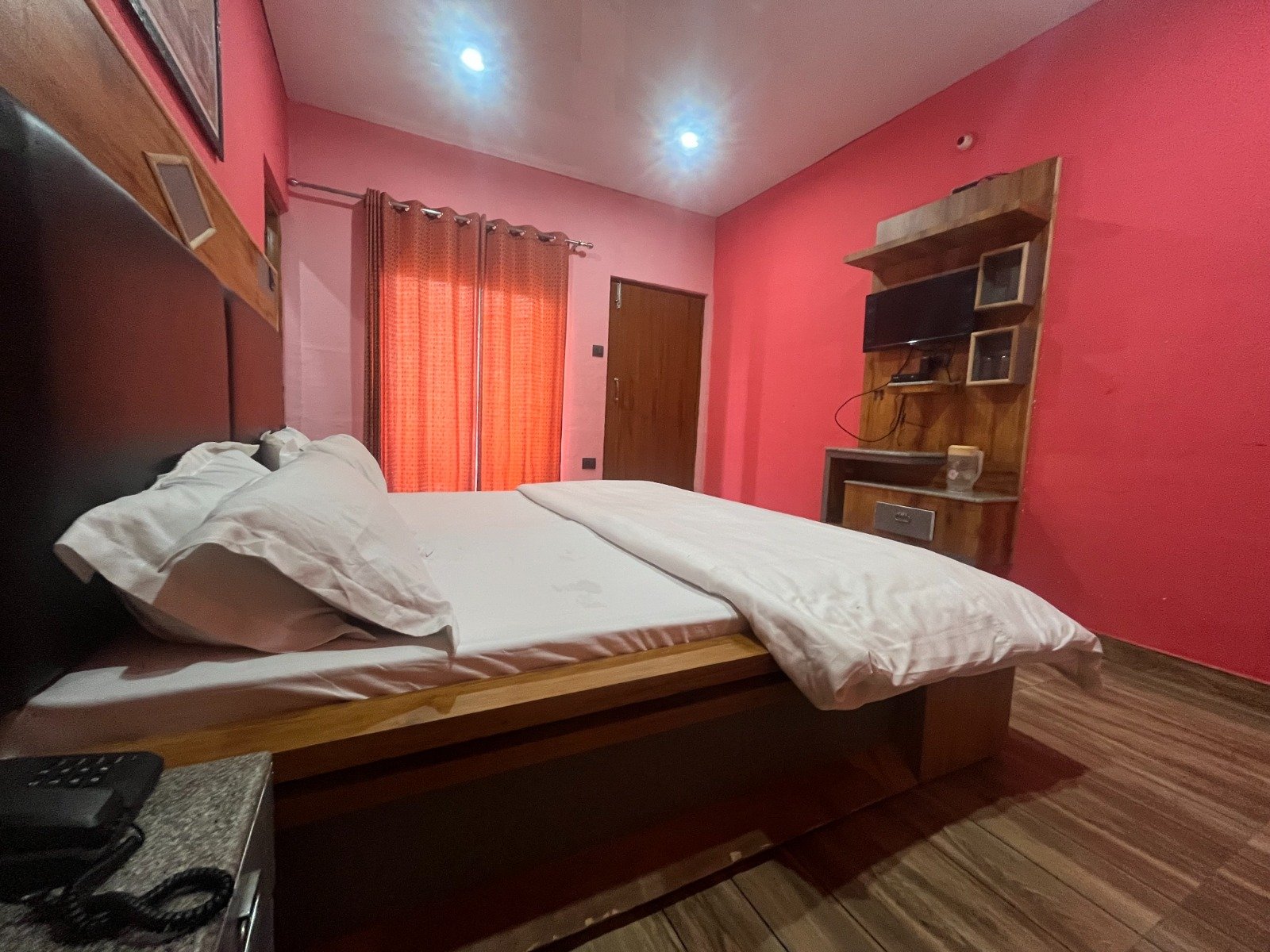 Standard Room - Main View